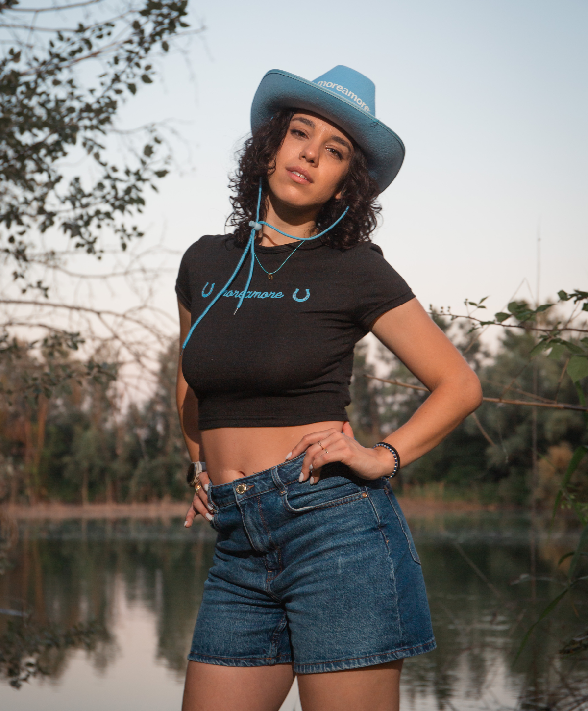 HORSESHOE CROP TOP